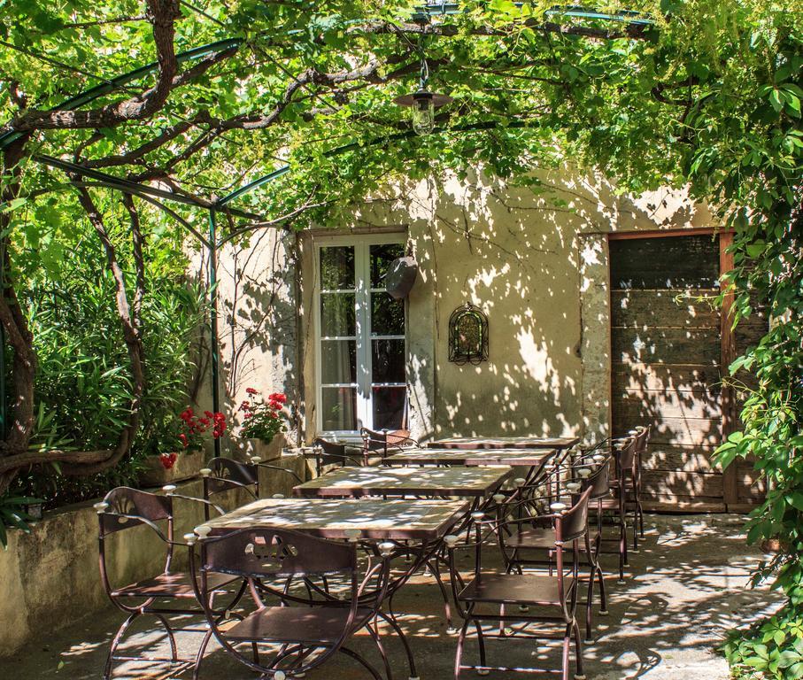 Les Carmes And Spa Le Thor Eksteriør bilde